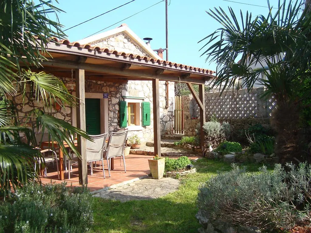 Holiday home Lovely Stone Cottage Pomer
