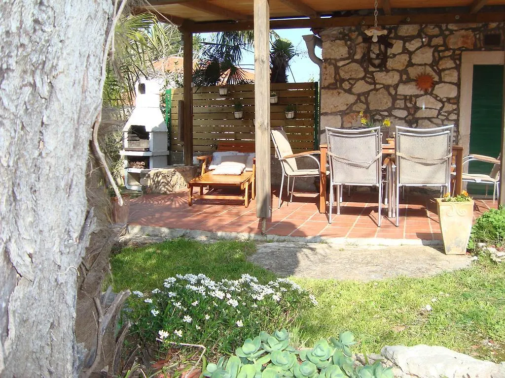 Lovely Stone Cottage Pomer Croatia