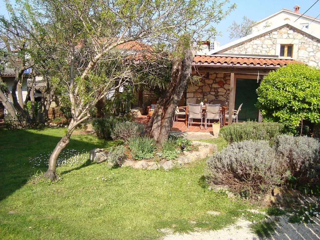 Lovely Stone Cottage Pomer 0*,  Croatia