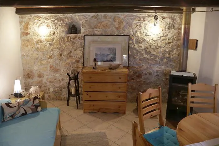 Lovely Stone Cottage Pomer 0*,  Croatia